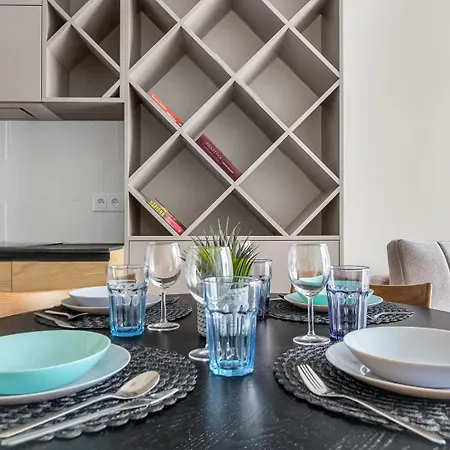 Airport - Parking & Balcony - By Rentujemy Lejlighed