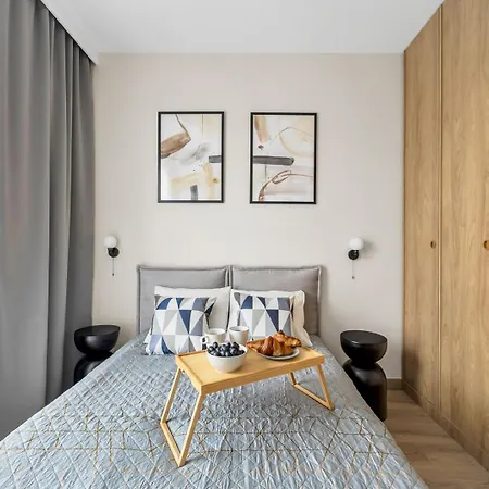Apartment Airport - Parking & Balcony - By Rentujemy Warsaw