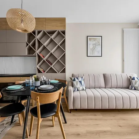 Airport - Parking & Balcony - By Rentujemy *