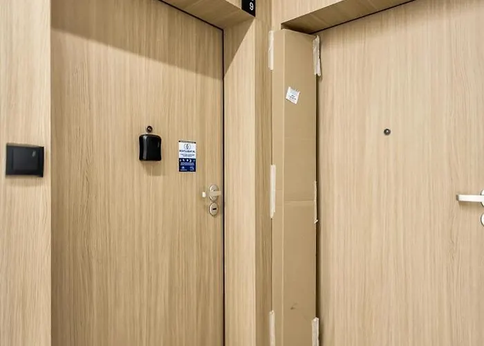 아파트 Airport - Parking & Balcony - By Rentujemy 바르샤바