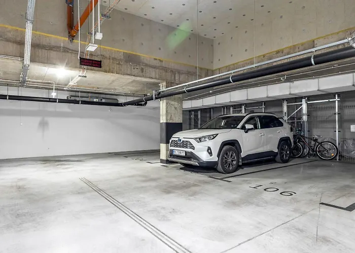 Airport - Parking & Balcony - By Rentujemy * 바르샤바