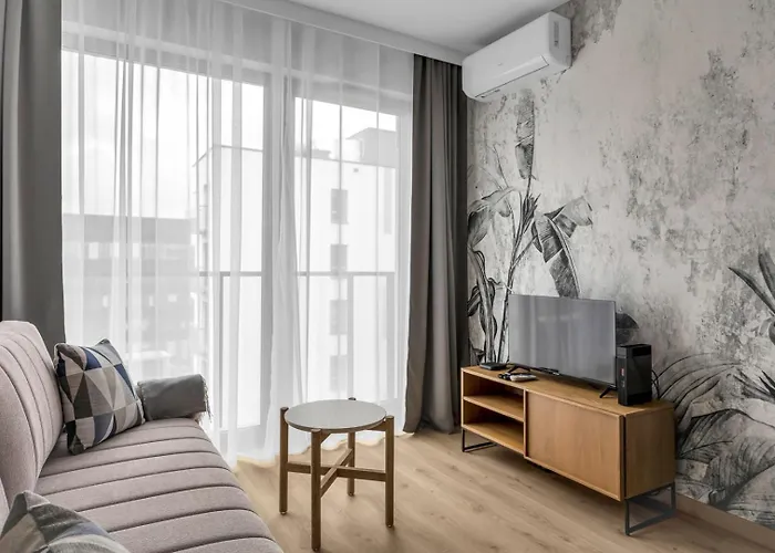 Airport - Parking & Balcony - By Rentujemy 바르샤바