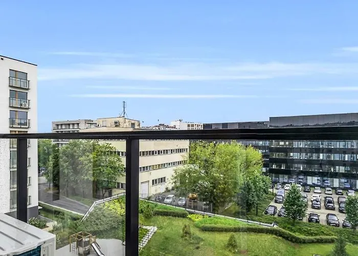 Airport - Parking & Balcony - By Rentujemy 바르샤바