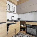 Airport - Parking & Balcony - By Rentujemy Apartmán Varšava