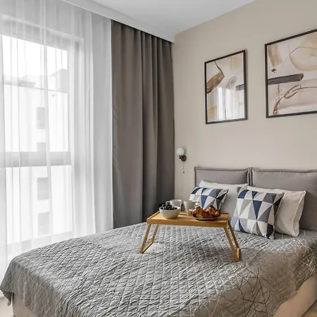 Airport - Parking & Balcony - By Rentujemy Appartamento Varsavia